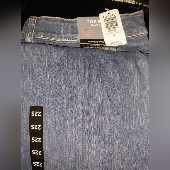 Bombshell skinny dstrs - Picture 1 of 2